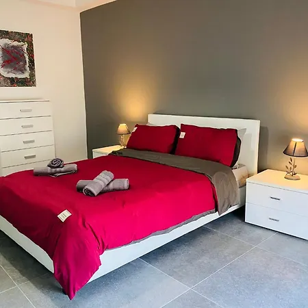 Seafront Apartment With Valletta Views & Manuel Island - Sliema Best Location * Sliema