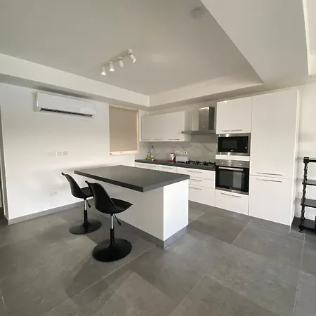 Appartement Seafront Apartment With Valletta Views & Manuel Island - Sliema Best Location