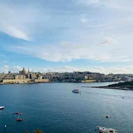 Seafront Apartment With Valletta Views & Manuel Island - Sliema Best Location